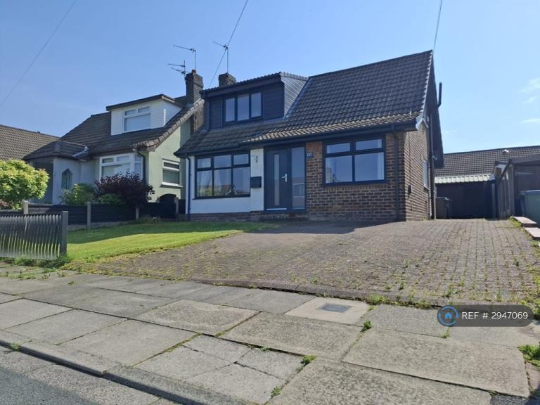 4 bedroom house in Cotswold Crescent, Bury, BL8 (4 bed) (#2947069)