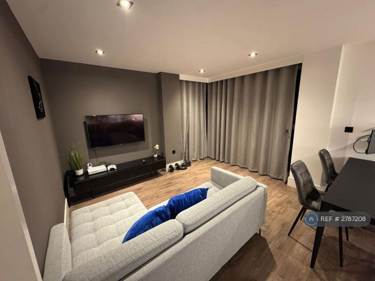 1 bedroom flat in Blackfriars Road, Salford, M3 (1 bed) (#2787208)