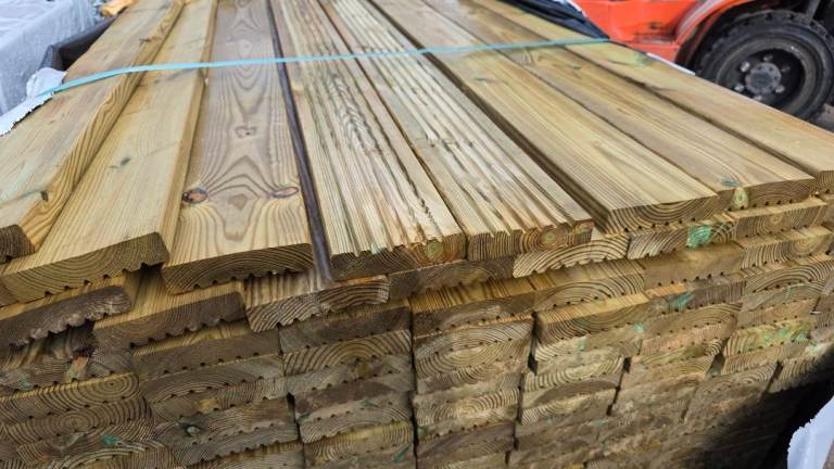 💥 Decking Boards 125mm X 30mm Pressure Treated Green
