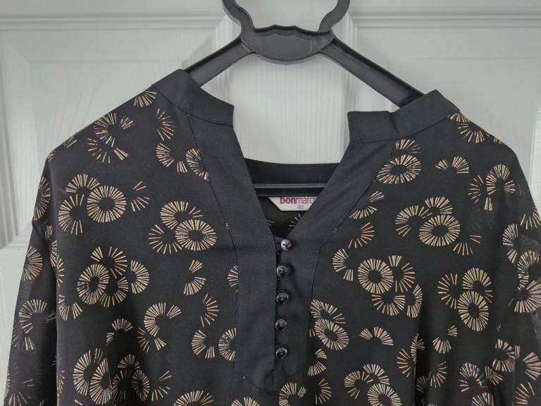 Ladies Black Gold Print Top size 22