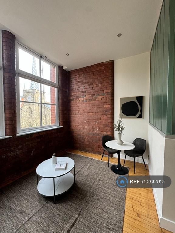 1 bedroom flat in Centaur House, Leeds, LS1 (1 bed) (#2812813)