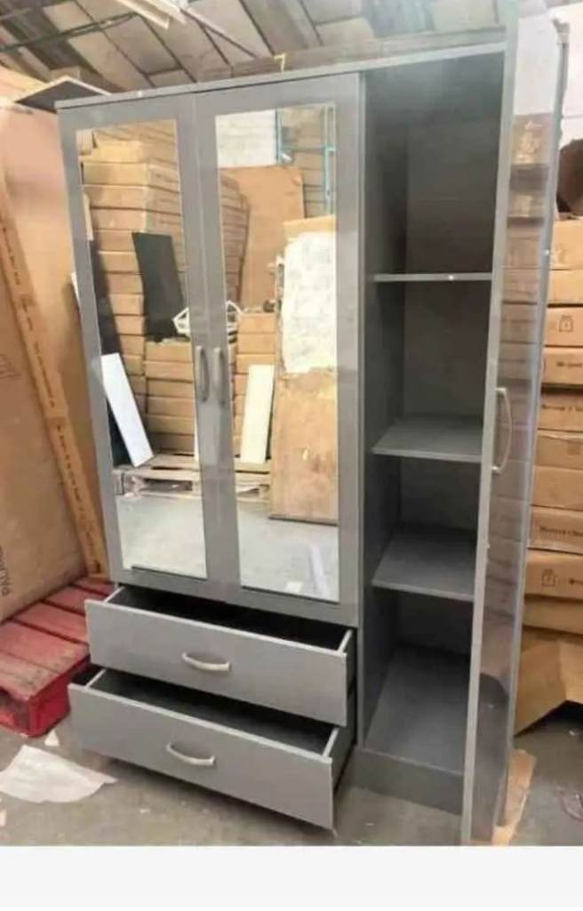 Modern&Sliding bedroom wardrobe - Large storage space