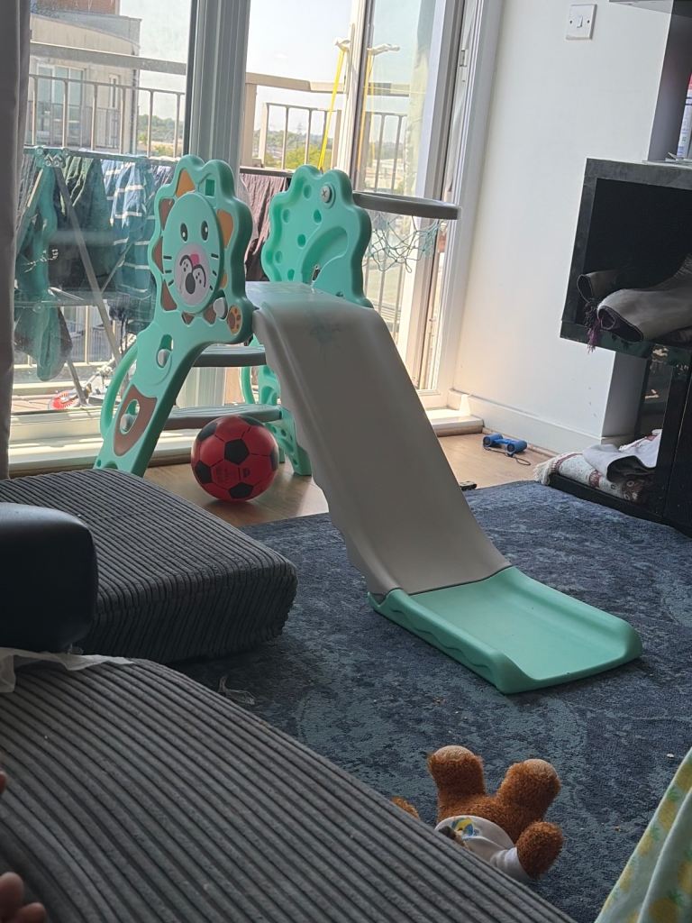 Kids Indoor/Outdoor Play Slide - Good Condition