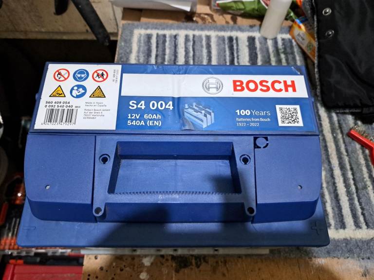 BOSH S4 004 60AMP CAR BATTERY 