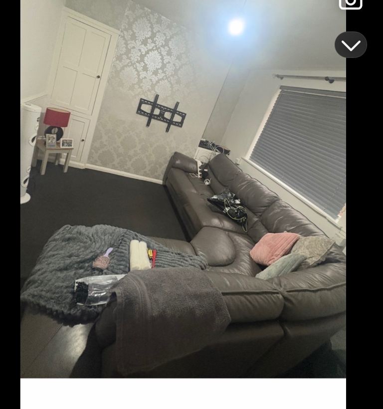 Corner leather couch 