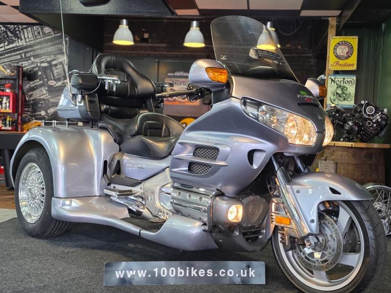 2011 HONDA GL1800 GOLDWING DELUXE TRIKE 16,000 MILE'S 