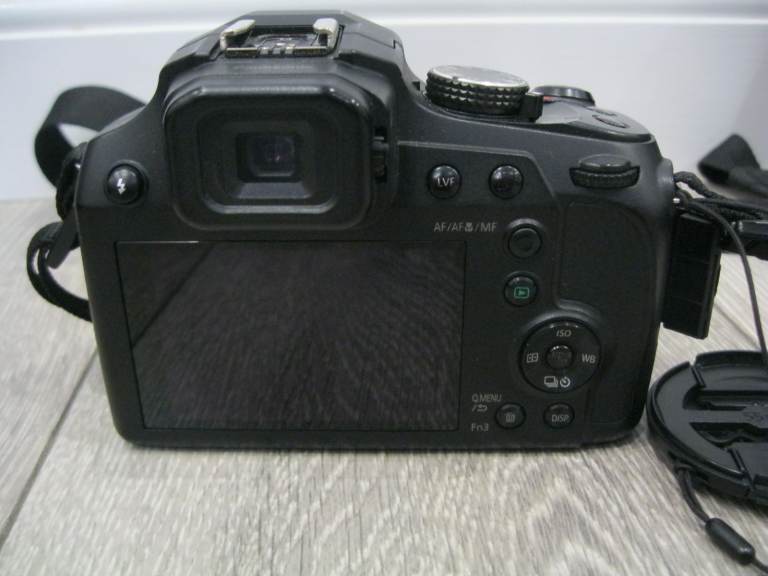 Panasonic Lumix DC-FZ82 18.1MP Digital Camera 60x Optical Zoom Lens + Extras