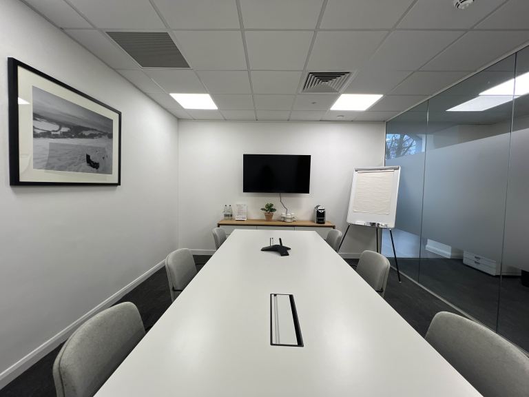 Coventry - CV12UR \ Large Office Space with a Flexible Layout for Up to 10 Desks