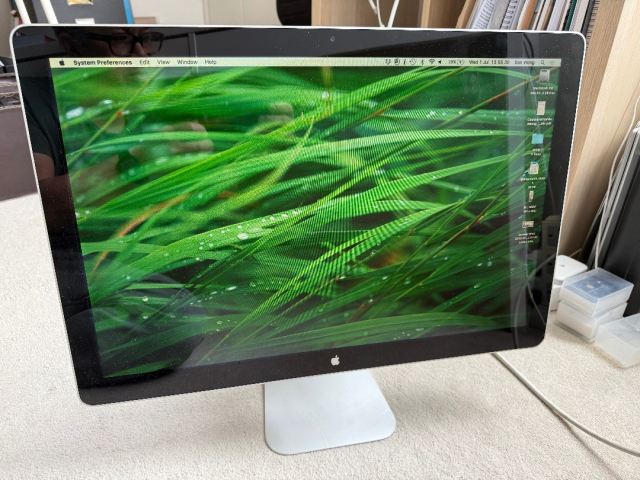 Apple LED Cinema Display 24-inch A1267 **READ DESCRIPTION