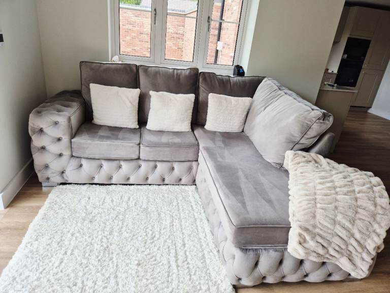 Luxury Bespoke Chesterfield Corner Sofa – Handcrafted Comfort & Style