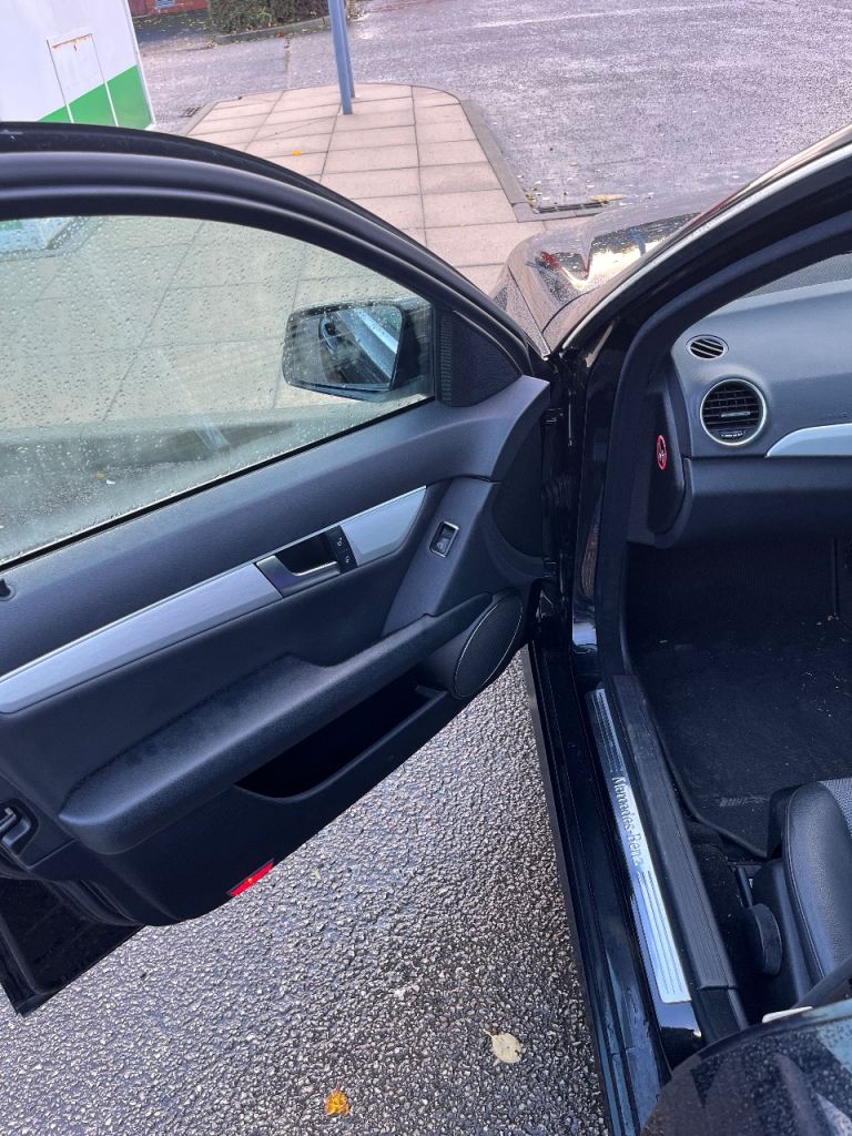 Mercedes-Benz C220 2012 Sport Automatic 