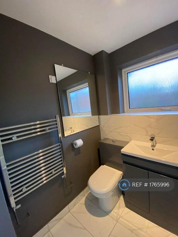 3 bedroom house in Inglewood Avenue, Camberley, GU15 (3 bed) (#1765996)