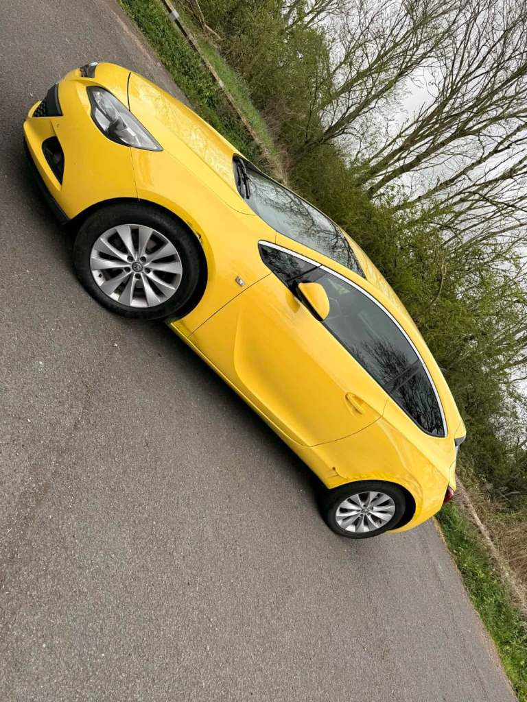 Vauxhall, ASTRA GTC, Hatchback, 2013, Manual, 1956 (cc), 3 doors