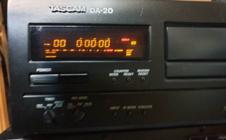 Tascam DA-20 DAT recorder. Spares or Repair only !