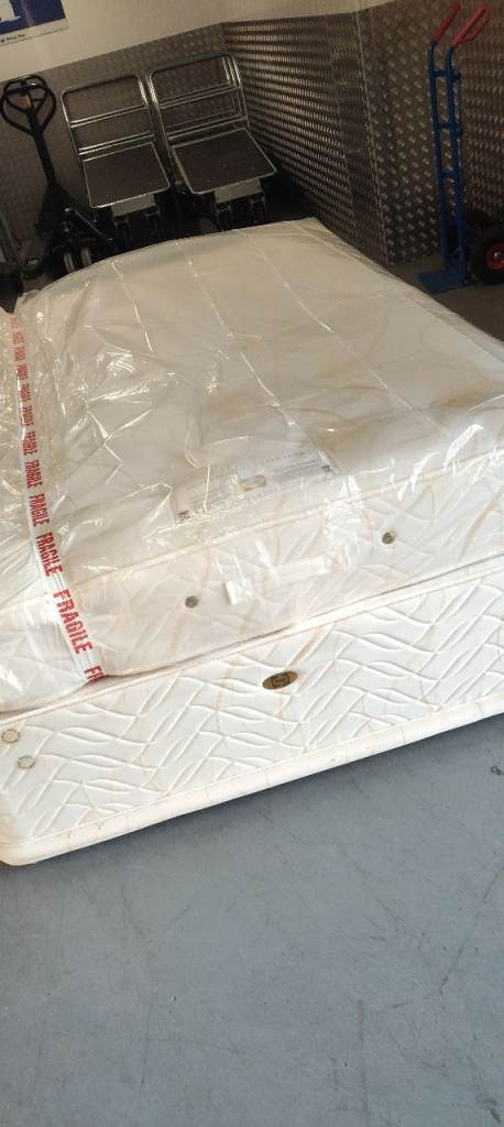 Sealy double divan bed