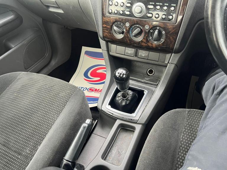 2007 Ford Focus 1.6 Ghia 5dr HATCHBACK PETROL Manual