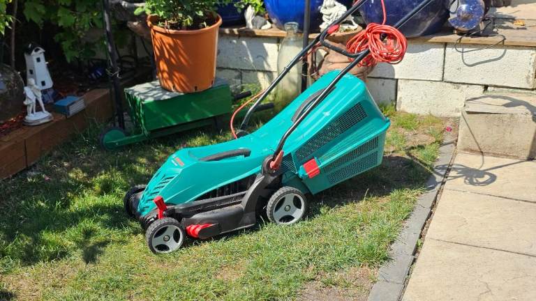 Bosh lawnmower in great condition