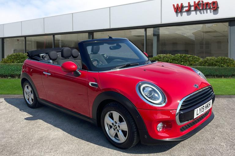  MINI Convertible 1.5 Cooper Classic Convertible 2dr Petrol Manual Euro 6 s/s