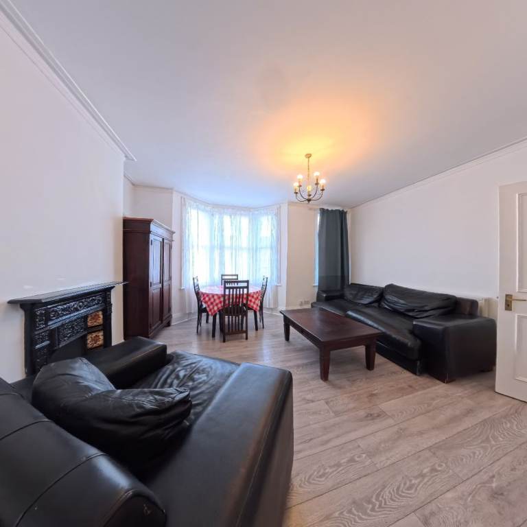 TWO DOUBLE BEDROOM FLAT TO RENT, HOWARD ROAD NW2 