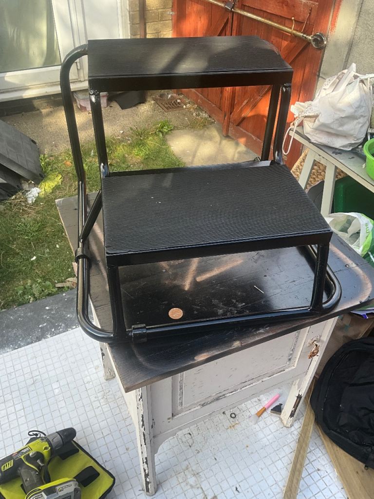 Caravan steps 