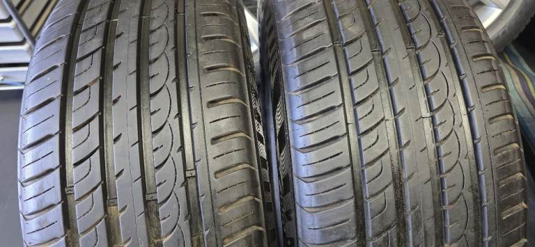 235 55 18   2 x tyres Radar Dimax R8