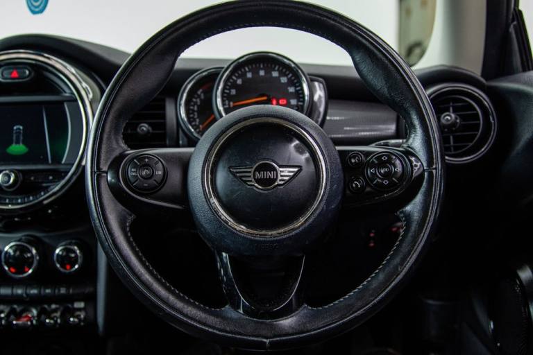 2018 MINI Hatch 1.5 Cooper Hatchback 3dr Petrol Manual Euro 6 (s/s) (136 ps) Hatchback Petrol Manual