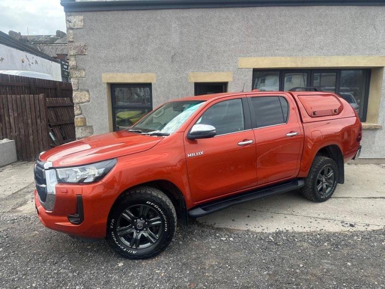 Toyota Hilux 2.4 D-4D Icon Pickup Double Cab 4dr Diesel Auto 4WD Euro 6 (150ps)