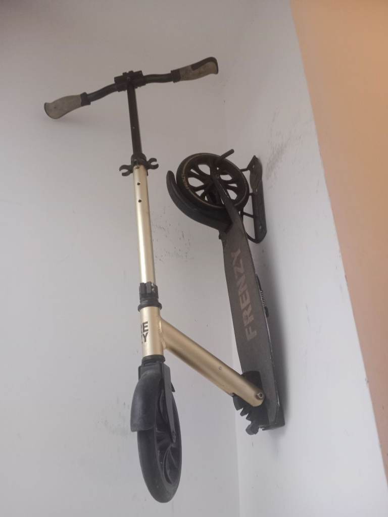 Frenzy scooty for boys 10-15years old 