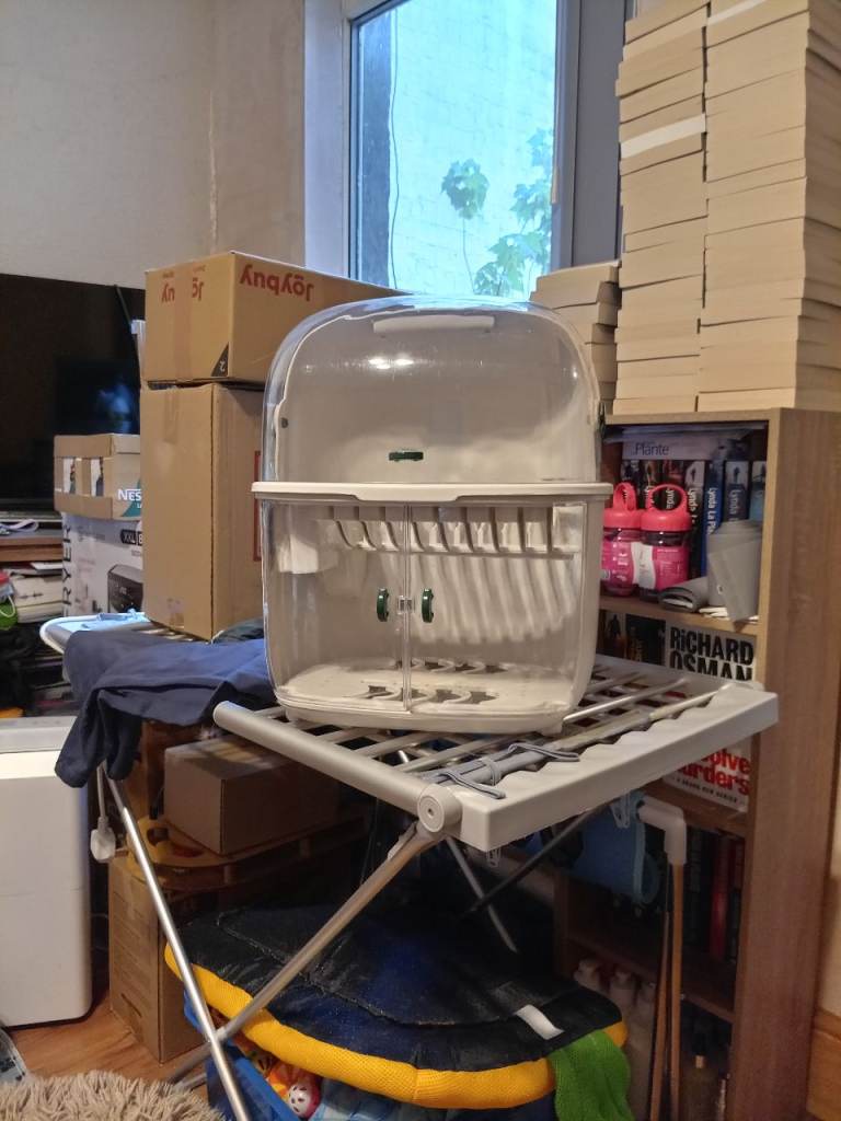Cup and plate storage 
