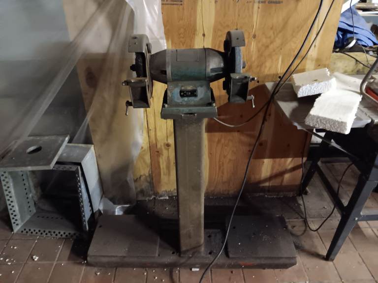 Heavy Duty Bench Grinder on Stand – Fair Condition has wire wheel and grinding stone