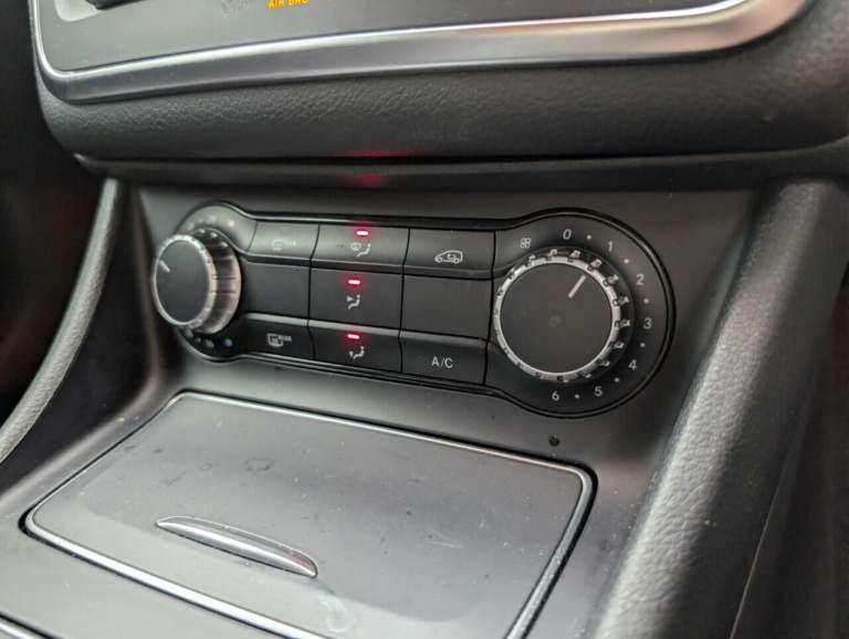 2019 Mercedes-Benz A-Class 1.6 GLA180 Urban Edition SUV 5dr Petrol 7G-DCT Euro 6 (s/s) (122 ps) -...