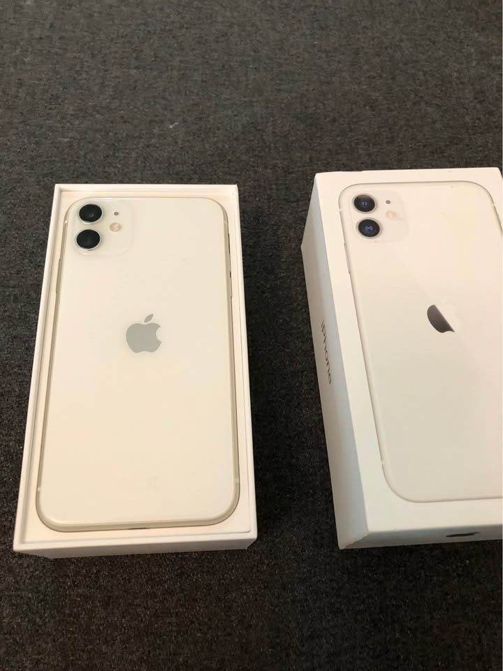 iPhone 11 unlocked 64gb in box like new 