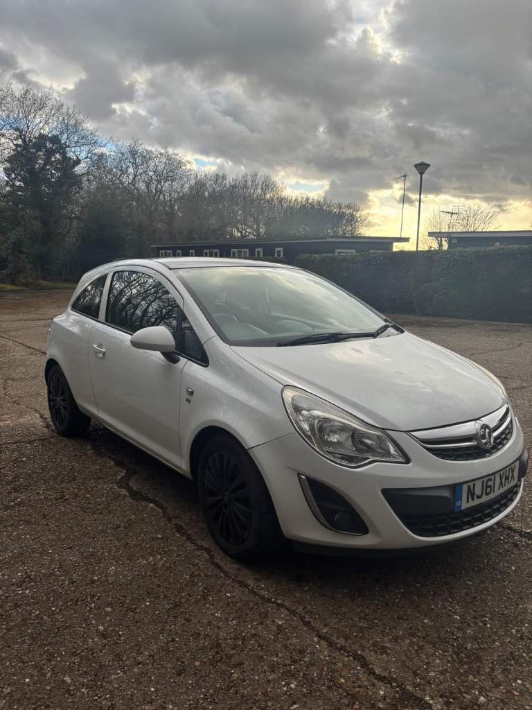 Vauxhall Corsa 2011  1.0 excite white 3 door 