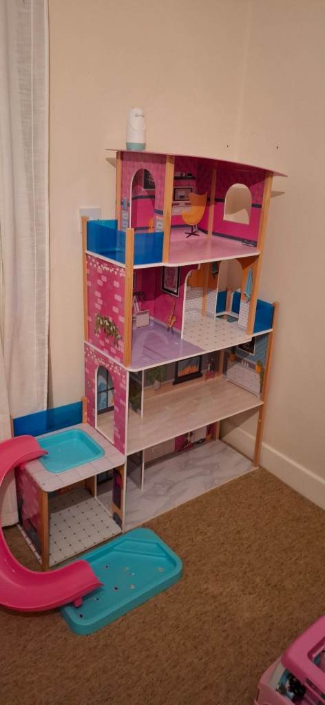 Barbie Dolls House 
