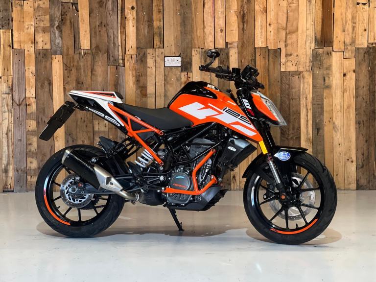 KTM DUKE 125 2019 ONLY 4152 Miles Leaner Legal