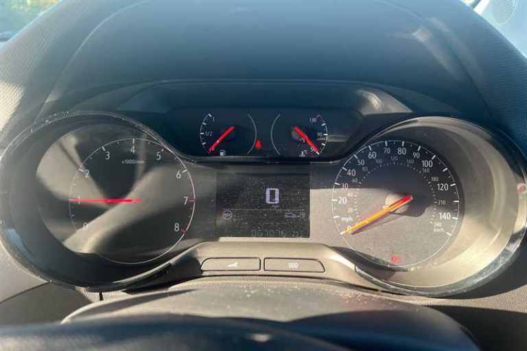 2019 Vauxhall Crossland X 1.2T ecoTec [110] SE 5dr [6 Speed] [S/S] HATCHBACK PETROL Manual