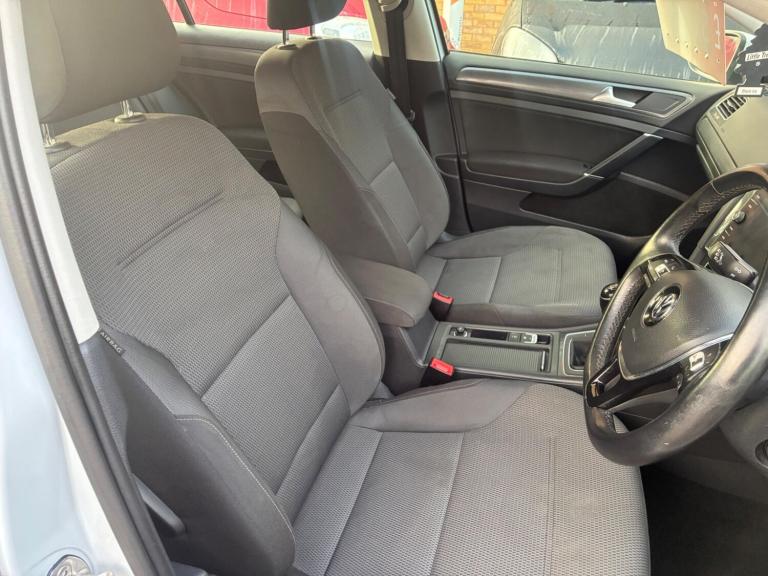 2018 Volkswagen Golf 1.6 TDI SE 5dr [Nav] ESTATE DIESEL Manual