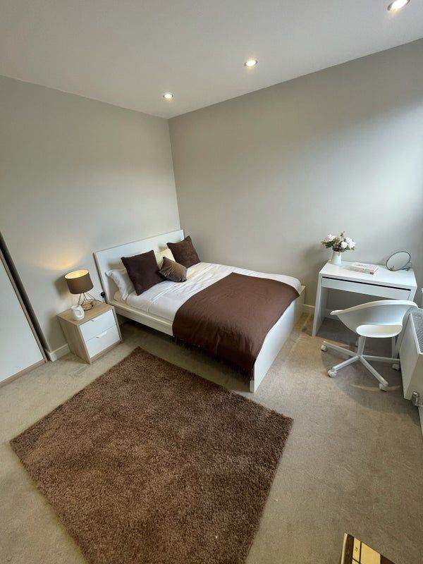 Double room in Amazing Location-East Ham✔️ ✔️ 