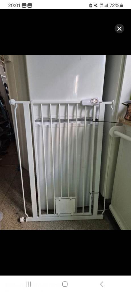  Baby Gate with Cat Flap – Good Condition