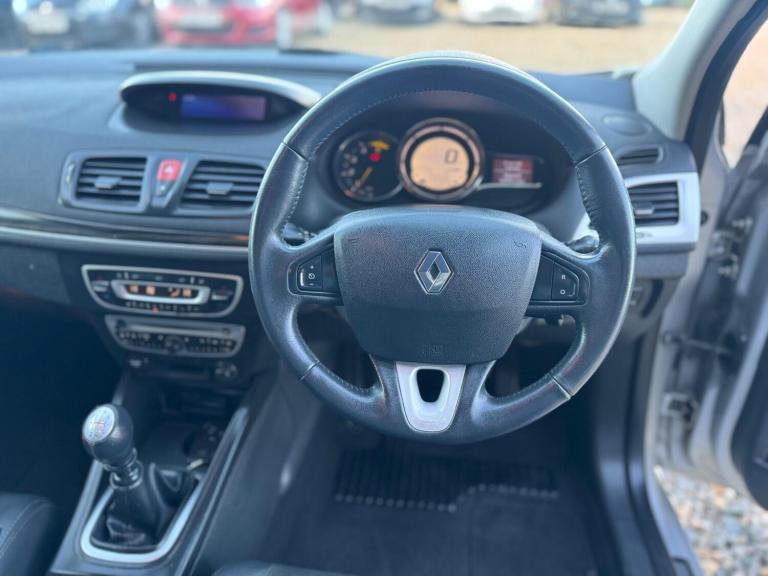 2009 Renault Megane 1.9 dCi Privilege Euro 4 5dr HATCHBACK Diesel Manual