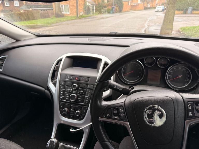 Vauxhall, ASTRA, Hatchback, 2015, Manual, 1598 (cc), 5 doors