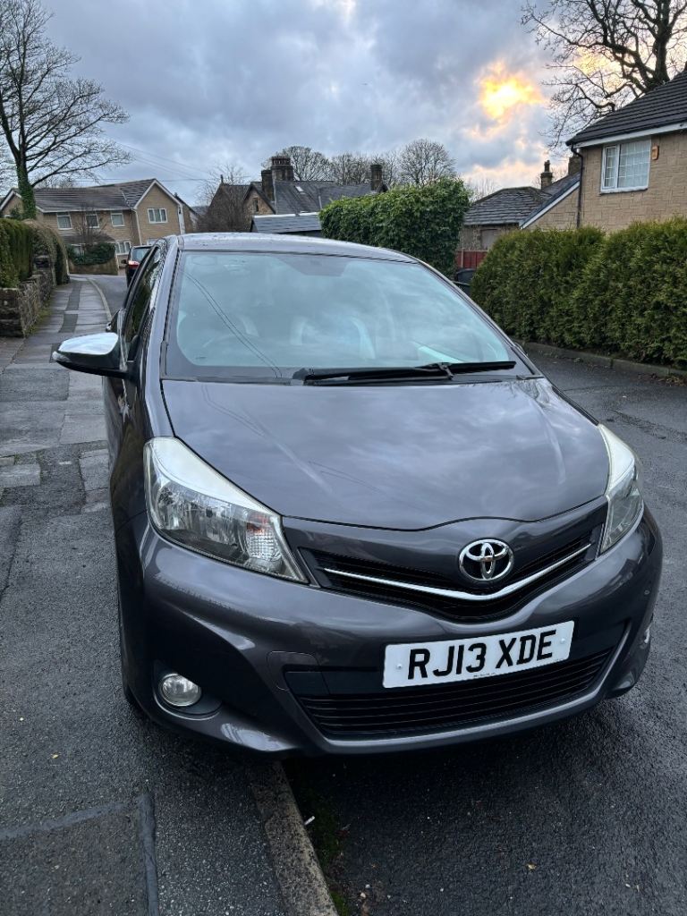 image for Toyota, YARIS, Hatchback, 2013, Manual, 1329 (cc), 5 doors