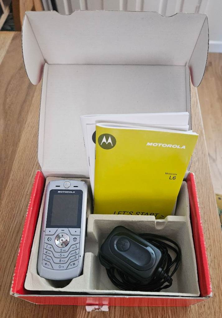Motorola L6 Mobile Phone