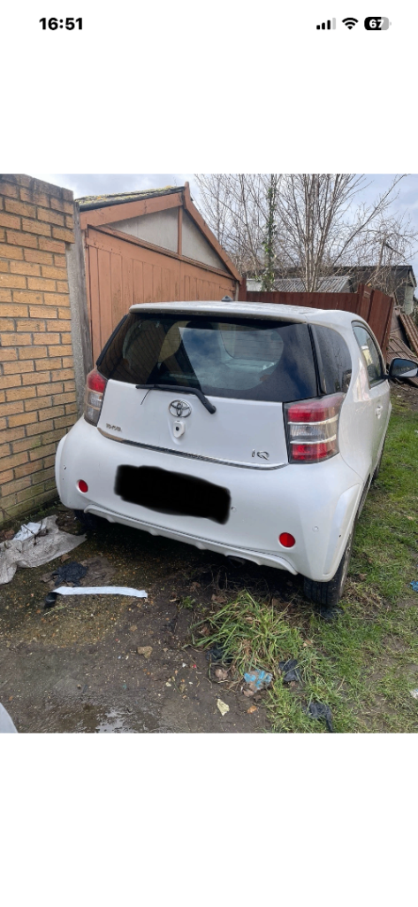 Toyota iq
