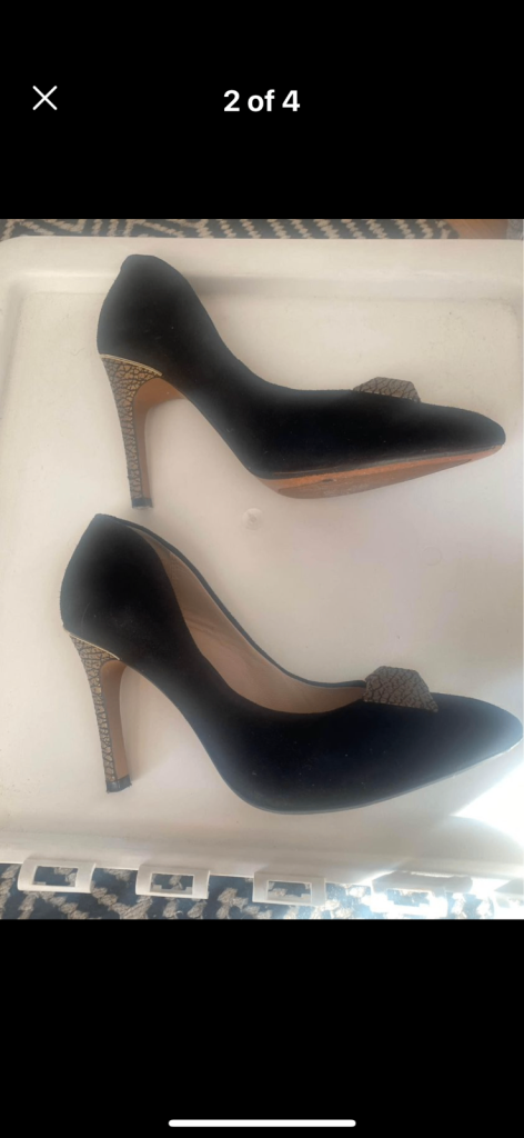 GORGEOUS CLARKS COMFORT BLACK SUEDE LEATER SHOES SIZE 4