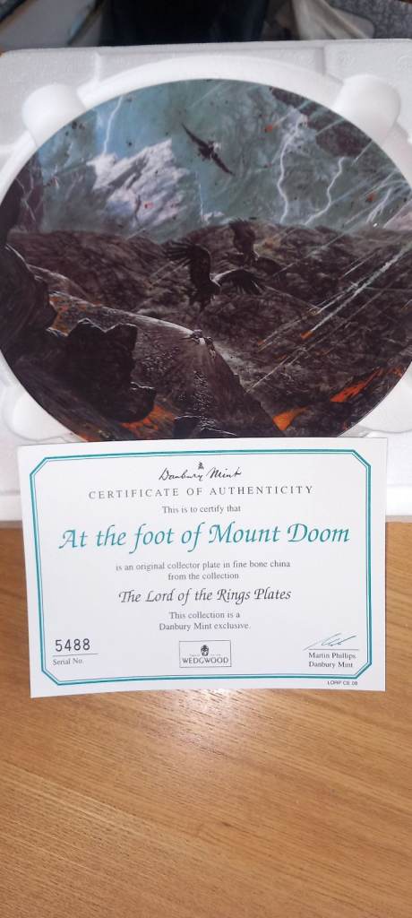 24 ,Danbury mint LOTR limited edition bone china collectors plates with ...