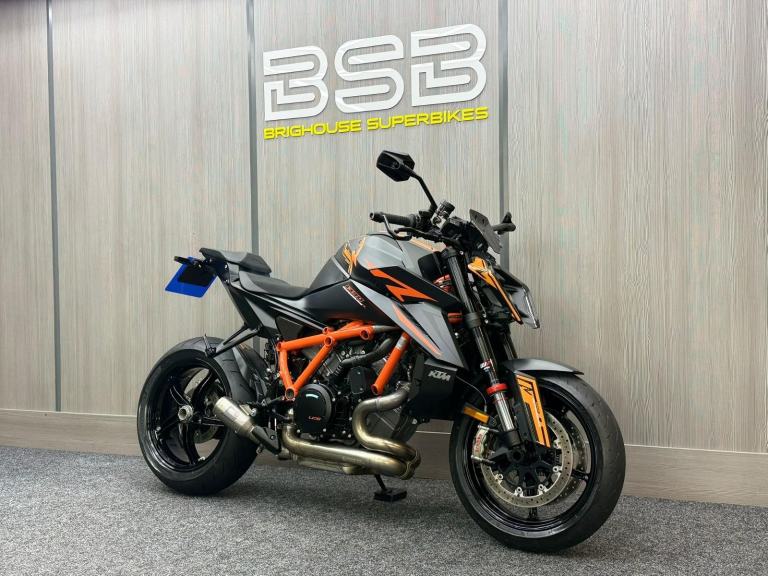 2024 74 KTM 1390 SuperDuke R - Tech pack