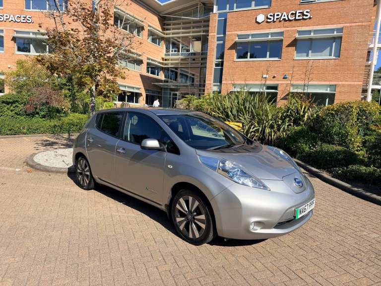 2017 Nissan LEAF 30kWh Tekna Hatchback 5dr Electric Auto (109 bhp) Electric