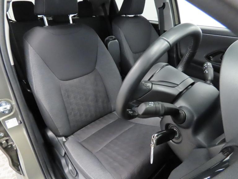 2025 Toyota Yaris 1.5 Hybrid Design 5dr CVT Hatchback Hybrid Automatic