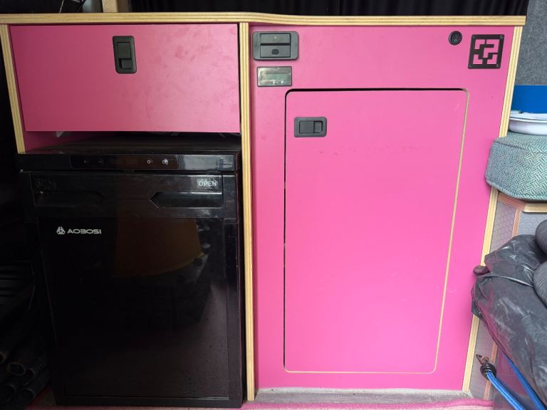 Camper van unit with fridge 